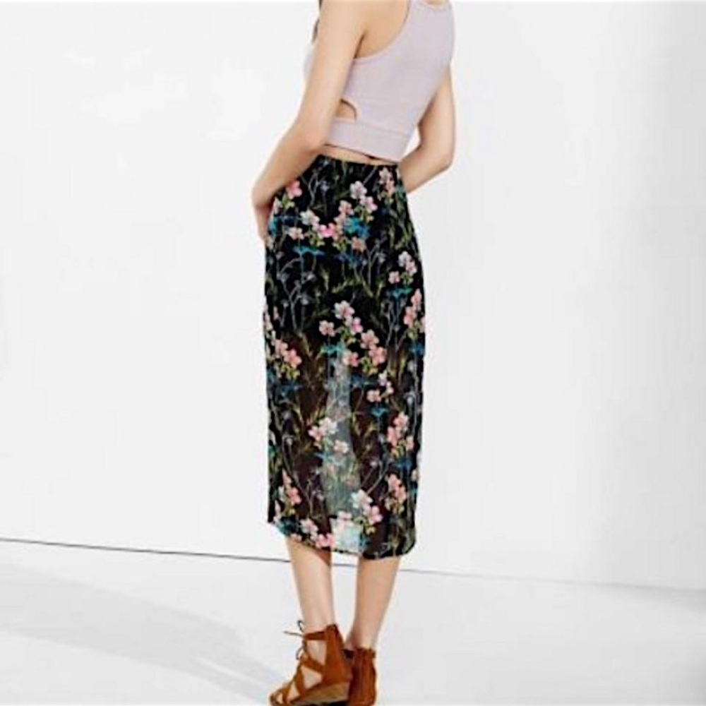 Express Floral Print Midi Skirt Front Slit‎